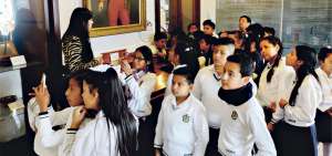Los alumnos visitaron el Museo de Sucre, donde conocieron la vida, estrategia militar e historia de quien fuera patrono de su instituci&oacute;n.