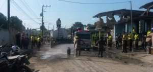 Dos tanques de gas explotaron y los bomberos evitaron el estallido de un tercero. 