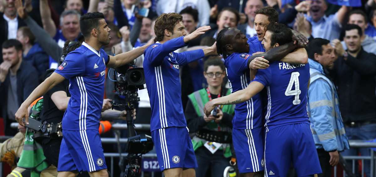 Chelsea gana al Tottenham una espectacular batalla y jugar&aacute; la final de Copa