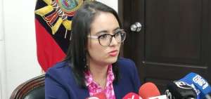 Ver&oacute;nica Artola, gerenta general del Banco Central del Ecuador, comparti&oacute; detalles de la proforma presupuestaria en un conversatorio en Guayaquil.