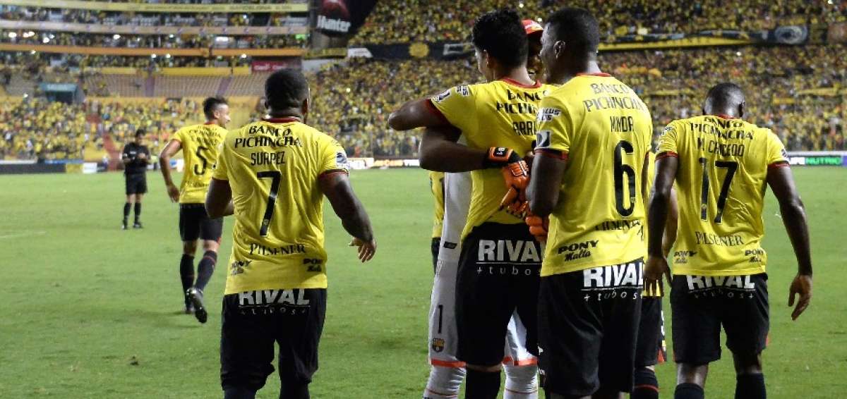 Invicto monumental
