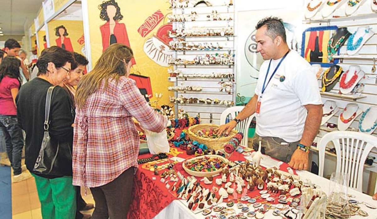 La Red de Ferias realiz&oacute; eventos en Quito, Ibarra, Riobamba, Loja y Portoviejo. En las 5 ferias participaron 186 asociaciones. Foto: cortes&iacute;a