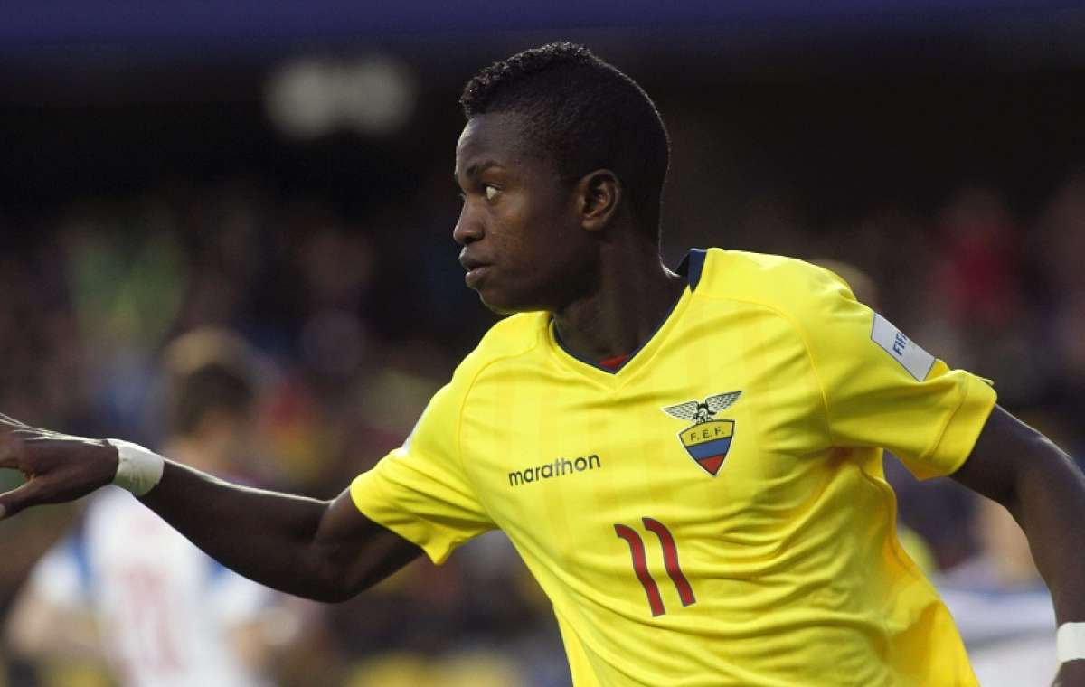 Jhon Sergio Pereira Cortez es un delantero h&aacute;bil y r&aacute;pido que le aport&oacute; 2 tantos a Ecuador frente a Rusia el pasado jueves. Este lunes repetir&iacute;a como titular. Foto: AFP