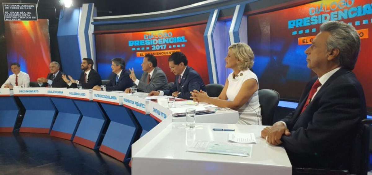 Arranca el 'Di&aacute;logo presidencial' con la presencia de los 8 candidatos