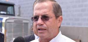 Ricardo Pati&ntilde;o, ministro de Defensa.