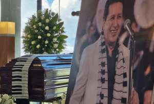 El &uacute;ltimo adi&oacute;s a Gustavo Vel&aacute;squez estuvo marcado por homenajes y emoci&oacute;n