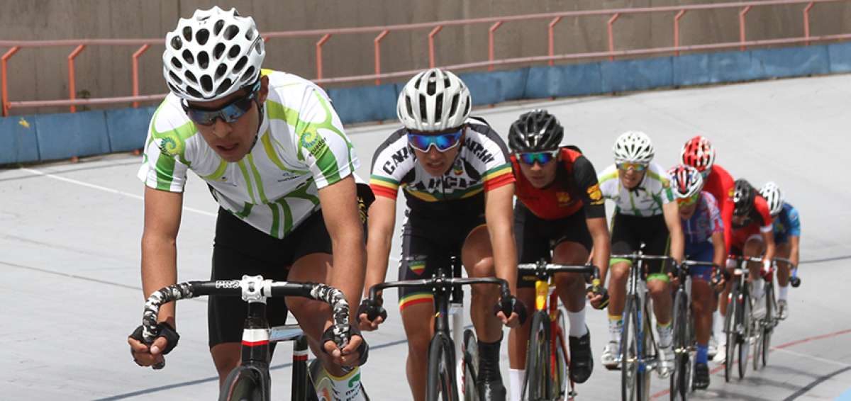 Richard Huera (adelante) integra el equipo Best-PC que tiene a ciclistas de Carchi, Imbabura y Sucumb&iacute;os. 