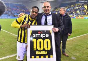 Hace unas semanas el jugador ecuatoriano cumpli&oacute; 100 partidos con Vitesse. 