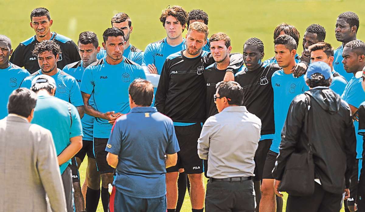 La plantilla de Deportivo Quito espera que los problemas por los que atraviesa el club se solucionen pronto para que no afecten al tema deportivo. Foto: Miguel Jim&eacute;nez / El Tel&eacute;grafo