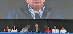 El presidente Moreno lleg&oacute; hasta la parroquia Sinincay para hablar sobre el Seguro Campesino y sus beneficios.