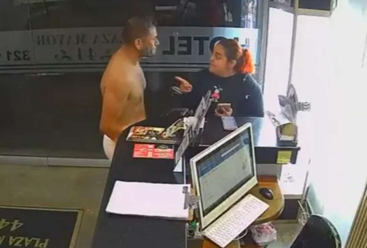 &iexcl;Indignante! hu&eacute;sped golpea a trabajadora de hotel y queda grabado