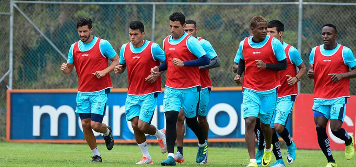  Los futbolistas de Universidad Cat&oacute;lica disputar&aacute;n hoy su segundo partido amistoso de pretemporada, contra Liga de Quito, en Pomasqui. 