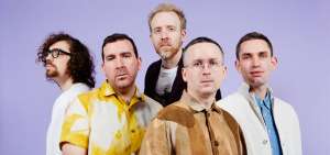 Hot Chip inici&oacute; su gira mundial en abril de 2019, para la promoci&oacute;n de su s&eacute;ptimo &aacute;lbum "A Bath Full of Ecstasy".