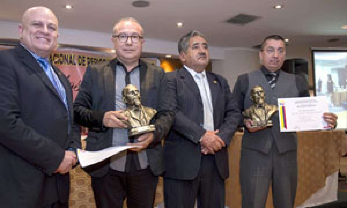 Premio Eloy Alfaro A Diario EL TEL&Eacute;GRAFO