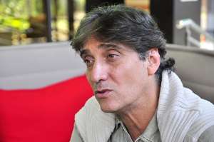 Guillermo D&aacute;vila sali&oacute; de terapia intensiva y se recupera satisfactoriamente