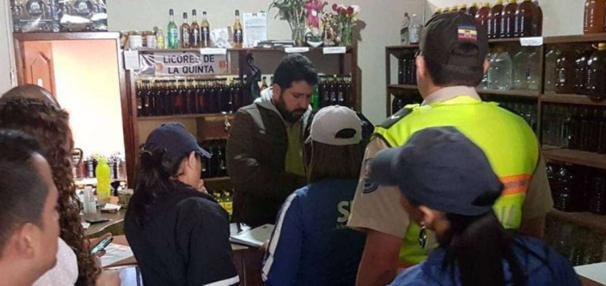 El SRI clausura siete locales e incauta licor