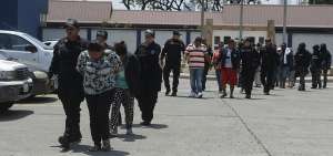 La droga y los detenidos fueron presentados en el cuartel Modelo de Guayaquil. Tambi&eacute;n se aprehendieron cuatro veh&iacute;culos y varios celulares
