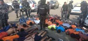 Polic&iacute;a recaptura a 72 internos que se fugaron de c&aacute;rcel El Rodeo