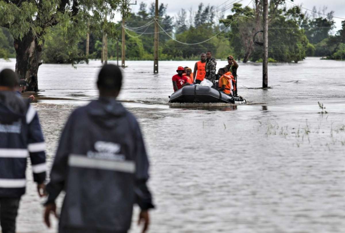 Las lluvias en Mozambique dejaron 103 muertos. El presidente de ese pa&iacute;s no viajar&aacute; al Foro Econ&oacute;mico Mundial para atender la emergencia.