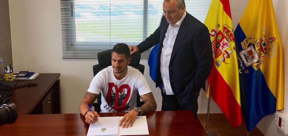 Atl&eacute;tico de Madrid ficha a Vitolo pese a la sanci&oacute;n FIFA