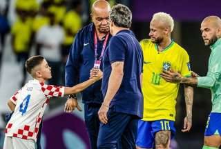 El hijo de Perisic consoló a Neymar tras la eliminación de Brasil del Mundial