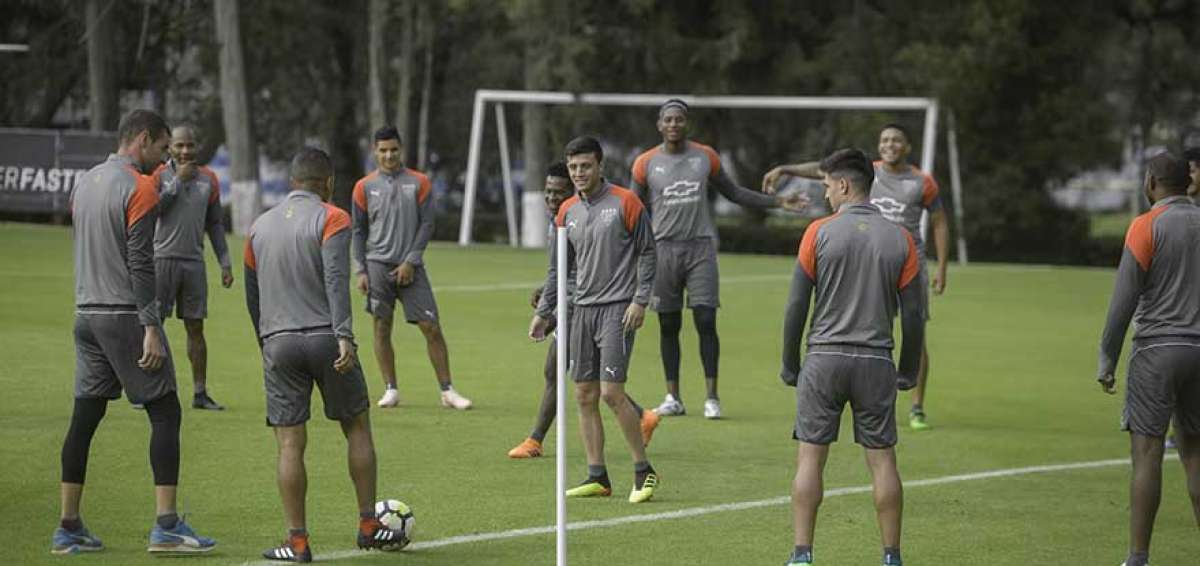 El volante Roberto Garc&eacute;s (c) fue una de las nuevas incorporaciones de Liga de Quito para la temporada 2019, luego de jugar en El Nacional.