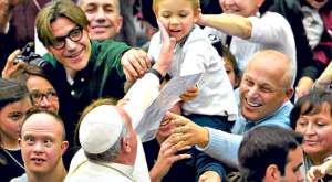 A nivel internacional, los ecuatorianos eligieron al papa Francisco como personaje del a&ntilde;o. En Ecuador qued&oacute; Rafael Correa.
