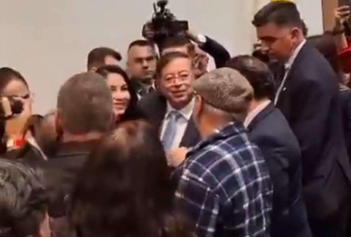 Reaparici&oacute;n de Luisa Gonz&aacute;lez junto a Petro marca nuevo gesto pol&iacute;tico del corre&iacute;smo