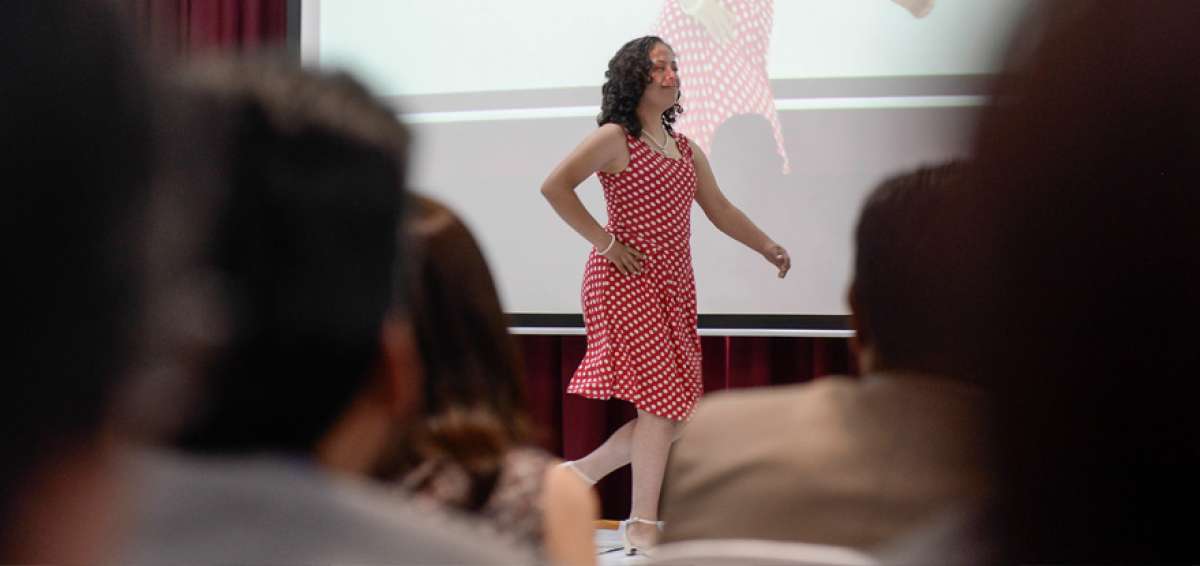 La soltura de Alejandra Campoverde conquist&oacute; al p&uacute;blico que estuvo en el desfile organizado en la Universidad Internacional del Ecuador.   