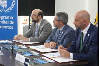 Ecuador recibió una donación de reactivos para pruebas de covid-19