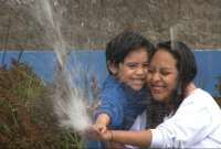 Sindicatos salvadoreños piden a partidos de derecha evitar privatización agua