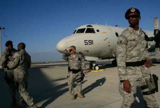 Reforma parcial a la Constitución permitirá la presencia de bases militares en Ecuador.