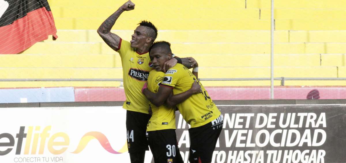 &Aacute;lvez y Esterilla tienen impedimento de salida del pa&iacute;s