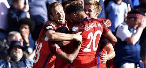 Inglaterra empata 2-2 con Escocia pero sigue l&iacute;der de la llave F