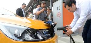Se inaugur&oacute; en Guayaquil la electrolinera m&aacute;s grande del pa&iacute;s.
