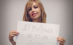 Thal&iacute;a tambi&eacute;n le dice no al bullying