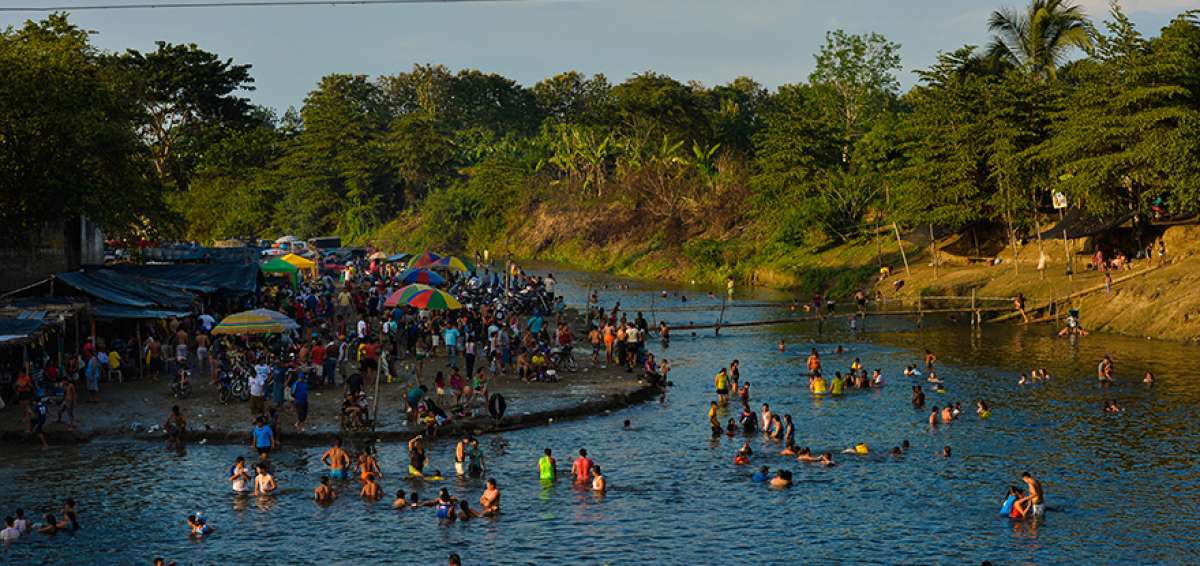 Los balnearios de agua dulce en Manab&iacute; son un atractivo para sus turistas. Aparte de un refrescante ba&ntilde;o tambi&eacute;n se disfruta de buena gastronom&iacute;a.