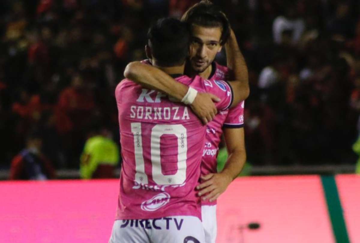 Lautaro Díaz y Junior Sornoza fueron figuras en la semifinal de la Copa Sudamericana.