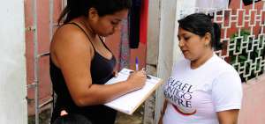 Voluntarios del colectivo &lsquo;Rafael Contigo Siempre&rsquo; la semana pasada recabaron firmas en varios sectores de La Prosperina, en el noroeste de Guayaquil.