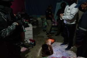 Un operativo en cuatro provincias dej&oacute; 15 detenidos de "Los Choneros".