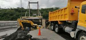 Personal del cabildo de Morona, Prefectura y Ministerio de Transporte y Obras P&uacute;blicas trabaja en la reparaci&oacute;n.