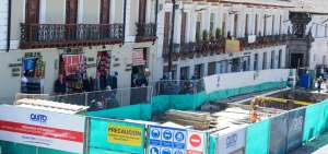 La circulaci&oacute;n por las veredas alrededor de la Plaza de San Francisco es limitada.