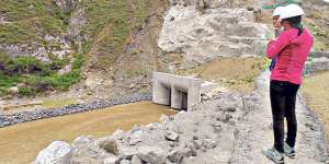 El proyecto hidroel&eacute;ctrico Minas-San Francisco se construye en los l&iacute;mites de las provincias del Azuay y El Oro. Foto: Cortes&iacute;a