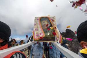La Virgen del Volc&aacute;n cuida al Valle del Lloa