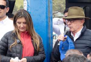 La candidata colombiana plante&oacute; retomar el di&aacute;logo con Ecuador para reactivar el comercio bilateral.