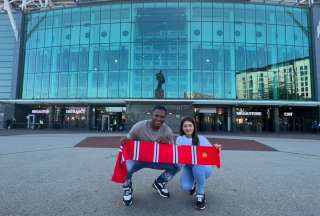 Antonio Valencia ya está en Manchester para el duelo benéfico de estrellas