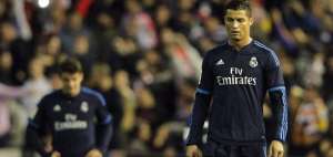 Real Madrid empata en Valencia y se aleja de la cabeza