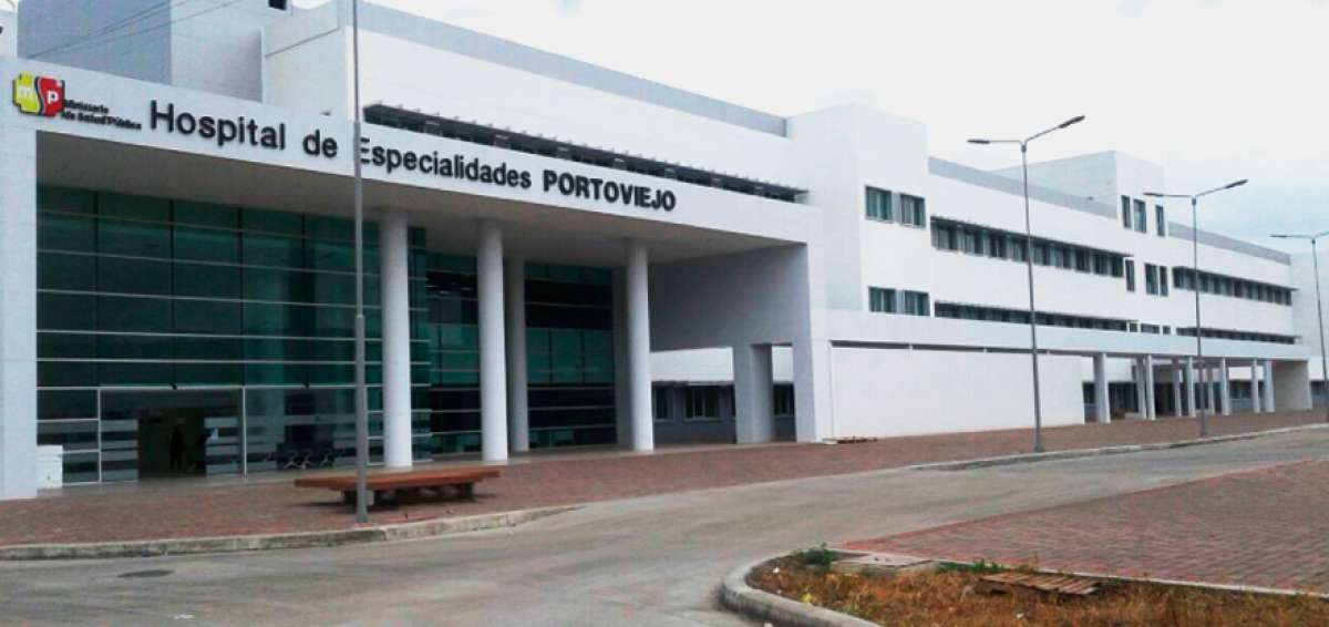 El pasado jueves 3 de mayo, se apertur&oacute; la primera fase del nuevo hospital de Especialidades de Portoviejo, a trav&eacute;s de la atenci&oacute;n en las &aacute;reas de consulta externa y administrativa.