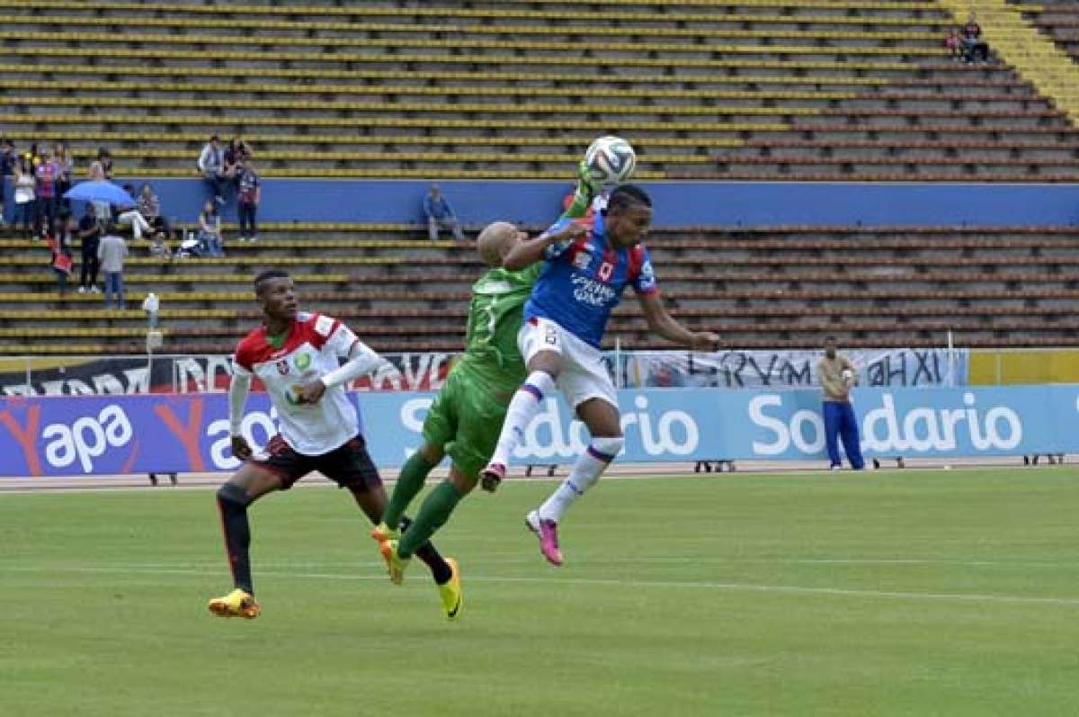 Deportivo Quito refleja en la cancha las consecuencias de su crisis econ&oacute;mica