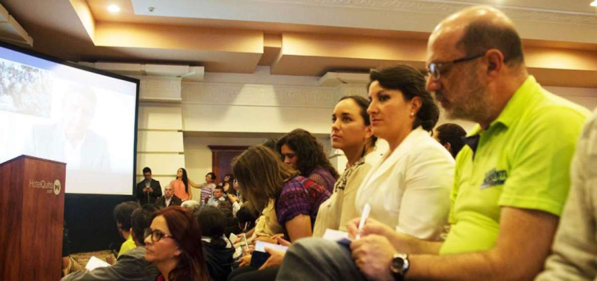 L&iacute;deres y representantes del movimiento escucharon las reflexiones del exvicepresidente Len&iacute;n Moreno.